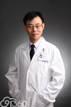 李小秋教授来江都人医传授淋巴瘤病理诊断知识