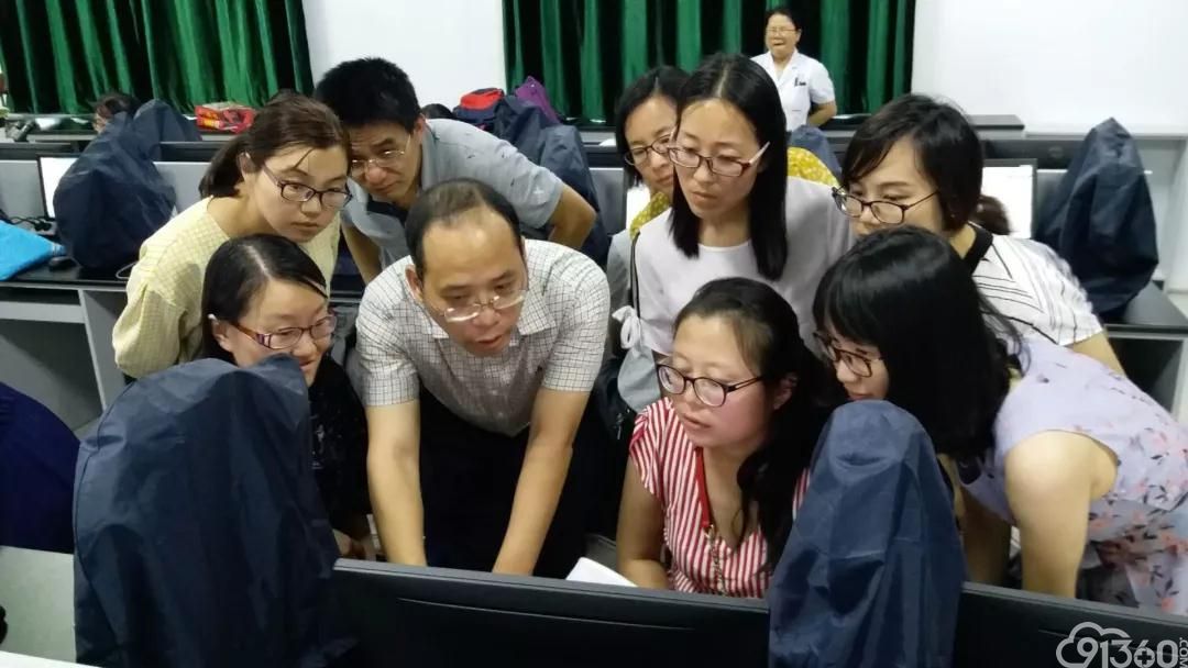 老师热情回答问题