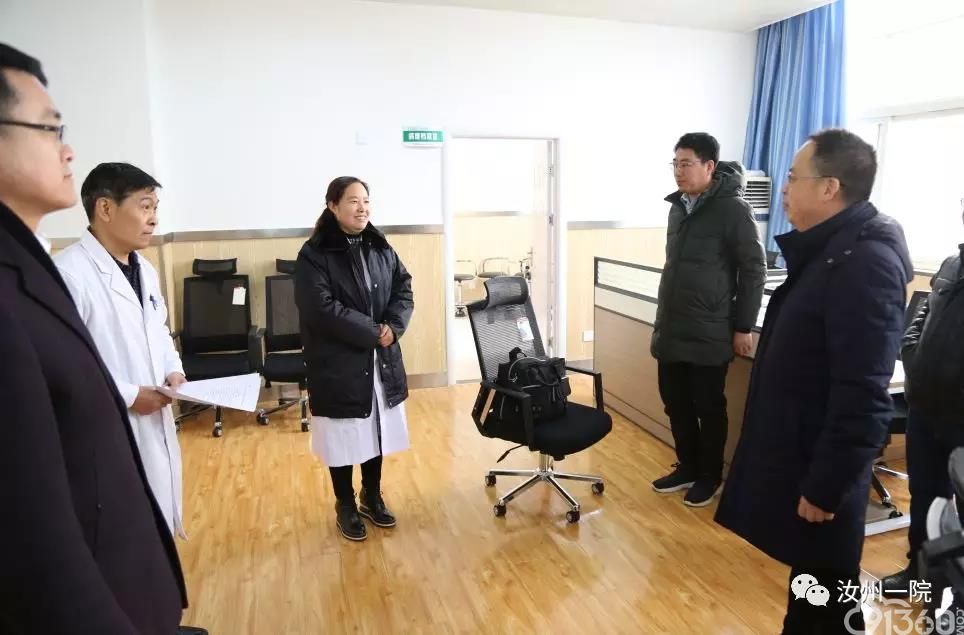 郑州大学第一附属医院吕新全教授莅临汝州市第一人民医病理科指导工作